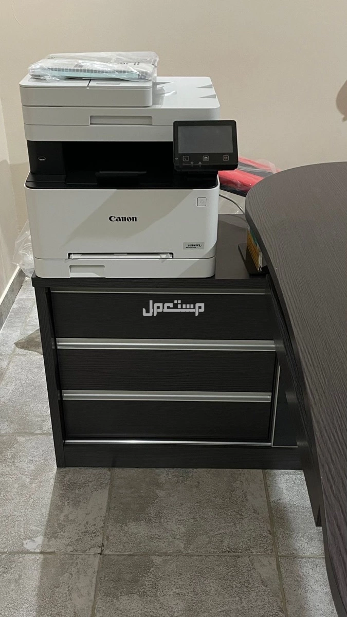 مكتب فاخر جدا نوعية ممتازة  /للبيع للنقل لمنزل اصغر