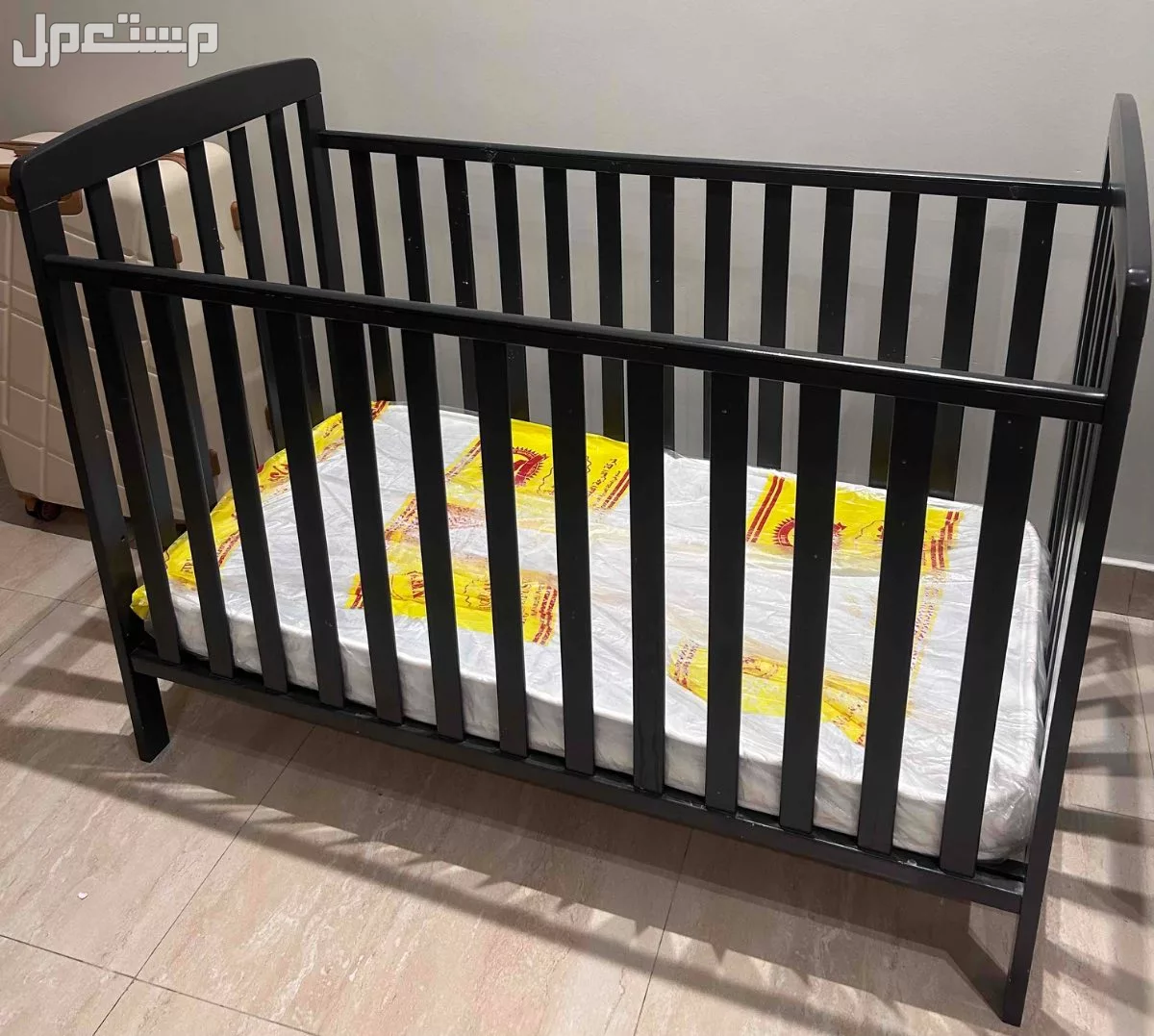 الرياض حي الرمال  سرير اطفال مستخدم  مع اسفنجه جديده سرير اثنين  كل سرير فيه إسفنجه جديده
