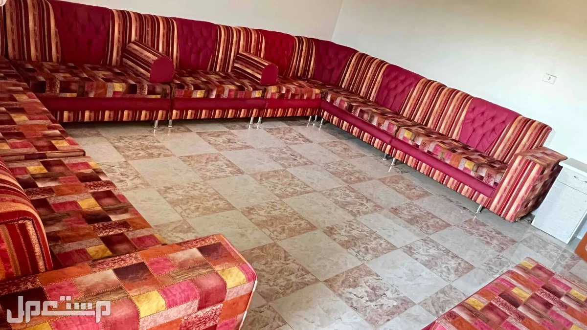 10 كنب كراسي 5*5 و 4 مراكي اخو الجديد سعر : 1300﷼ في القريات بسعر 1300 ريال سعودي