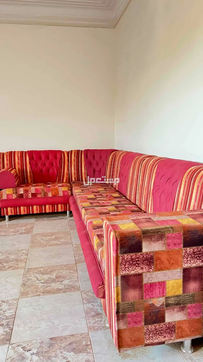 10 كنب كراسي 5*5 و 4 مراكي اخو الجديد سعر : 1300﷼ في القريات بسعر 1300 ريال سعودي