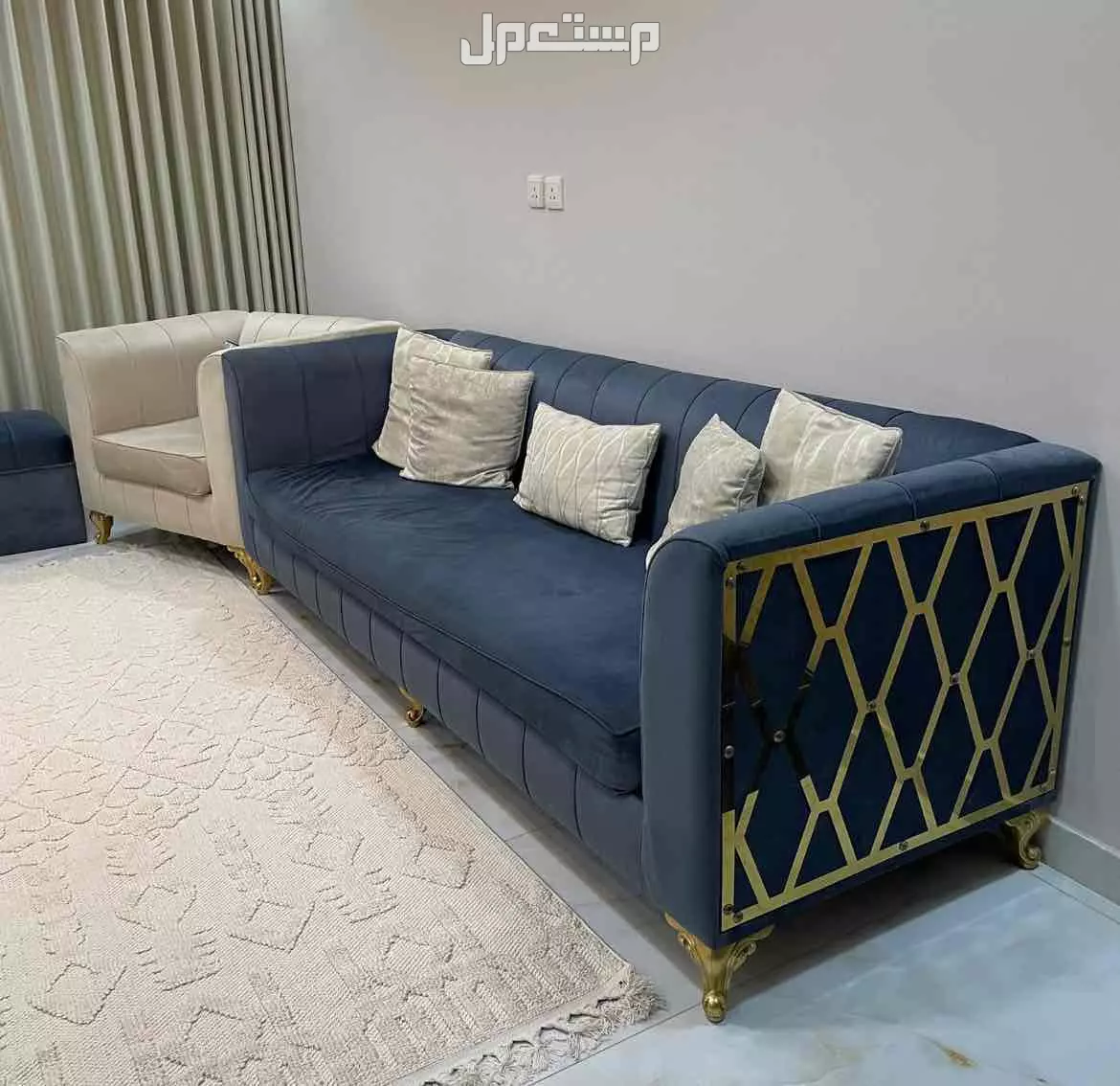 كنب صاله نظيف شاريه ب5000الاف بابيعه ب2000