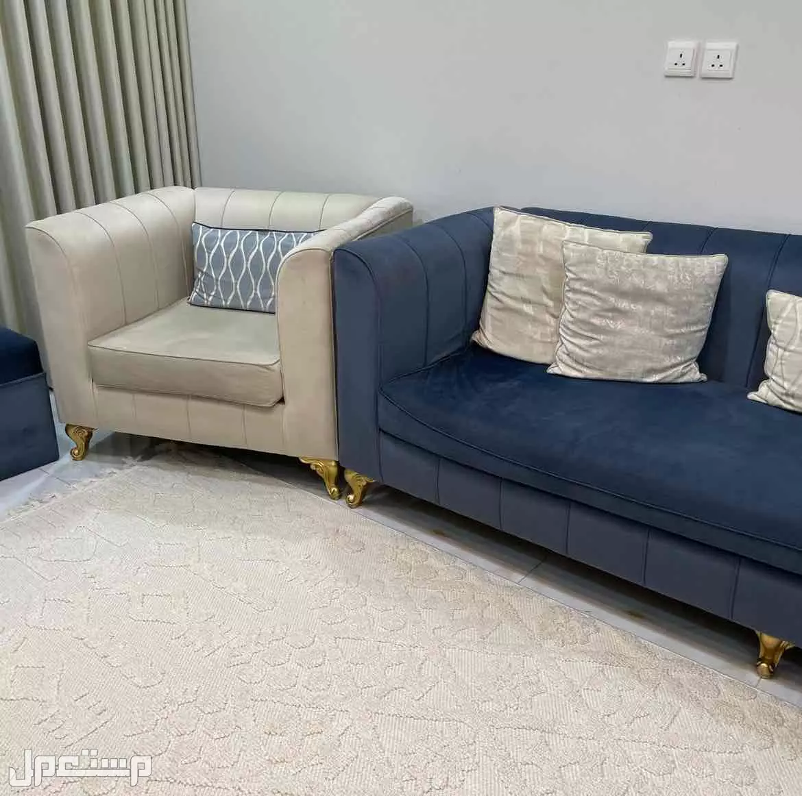 كنب صاله نظيف شاريه ب5000الاف بابيعه ب2000