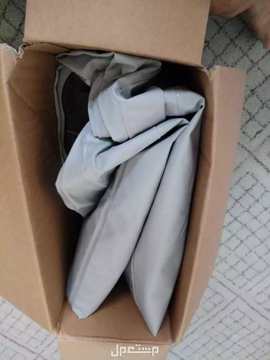مرتبه هوائيه مع المضخه شبه جديده نفر واحد متينه وقويه