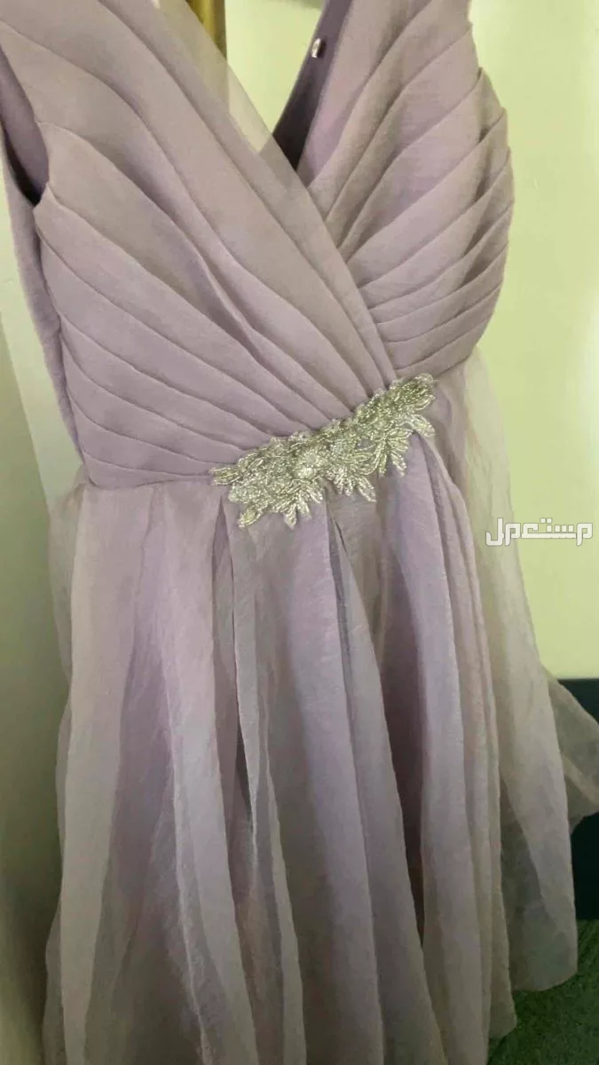 فستان لم يتم اللبس الا مره واحده