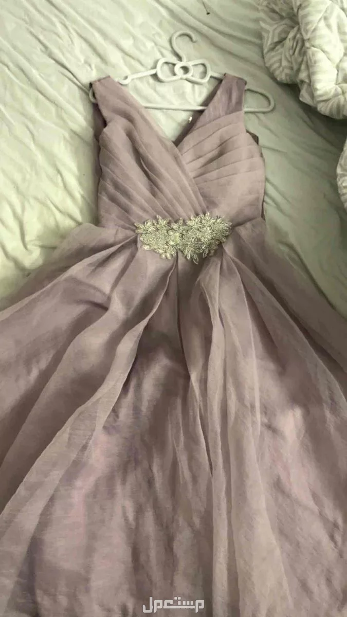 فستان لم يتم اللبس الا مره واحده