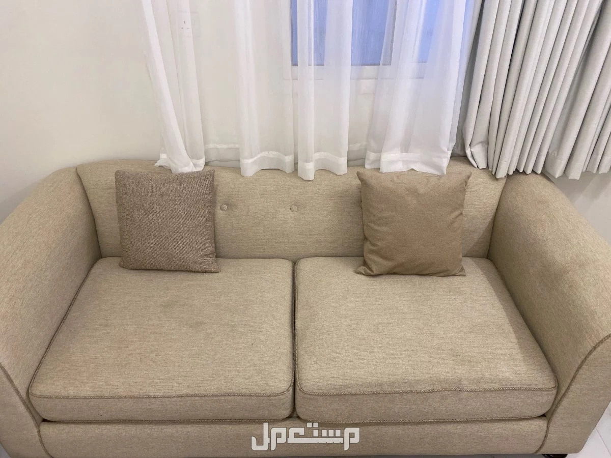 كنب امريكي شبه جديد مودرن  في الرياض بسعر 7650 ريال سعودي