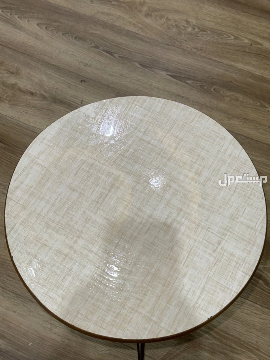 بيع طاولات اريد بيعها لعدم احتايجها نتفق على السعر اذا كان مناسب ام لا