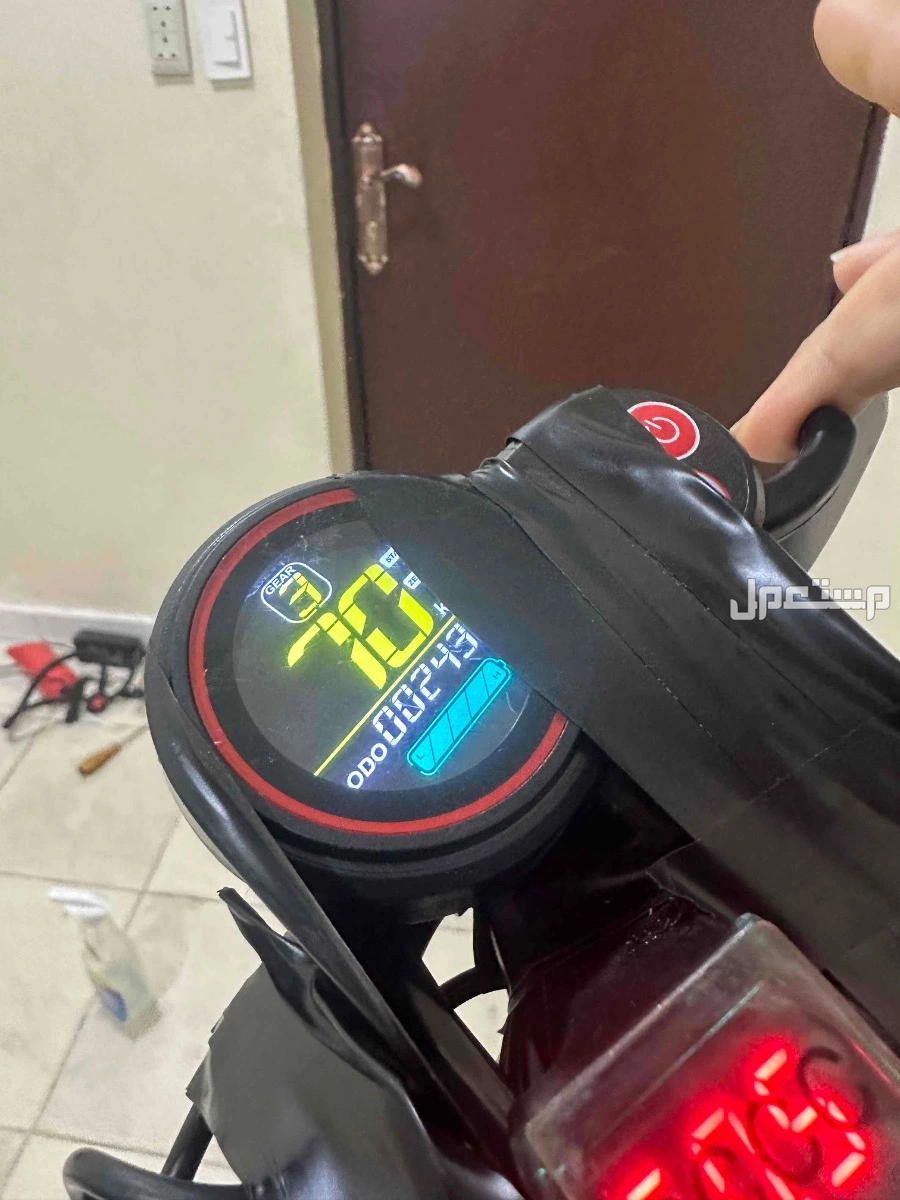 سكوتر الوحش الكهربائي نضيف جدا جدا جدا بسعر 1200