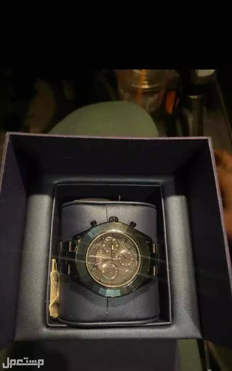 ساعه سواروفسكي stainless  في الرياض بسعرر ألف ريال سعودي