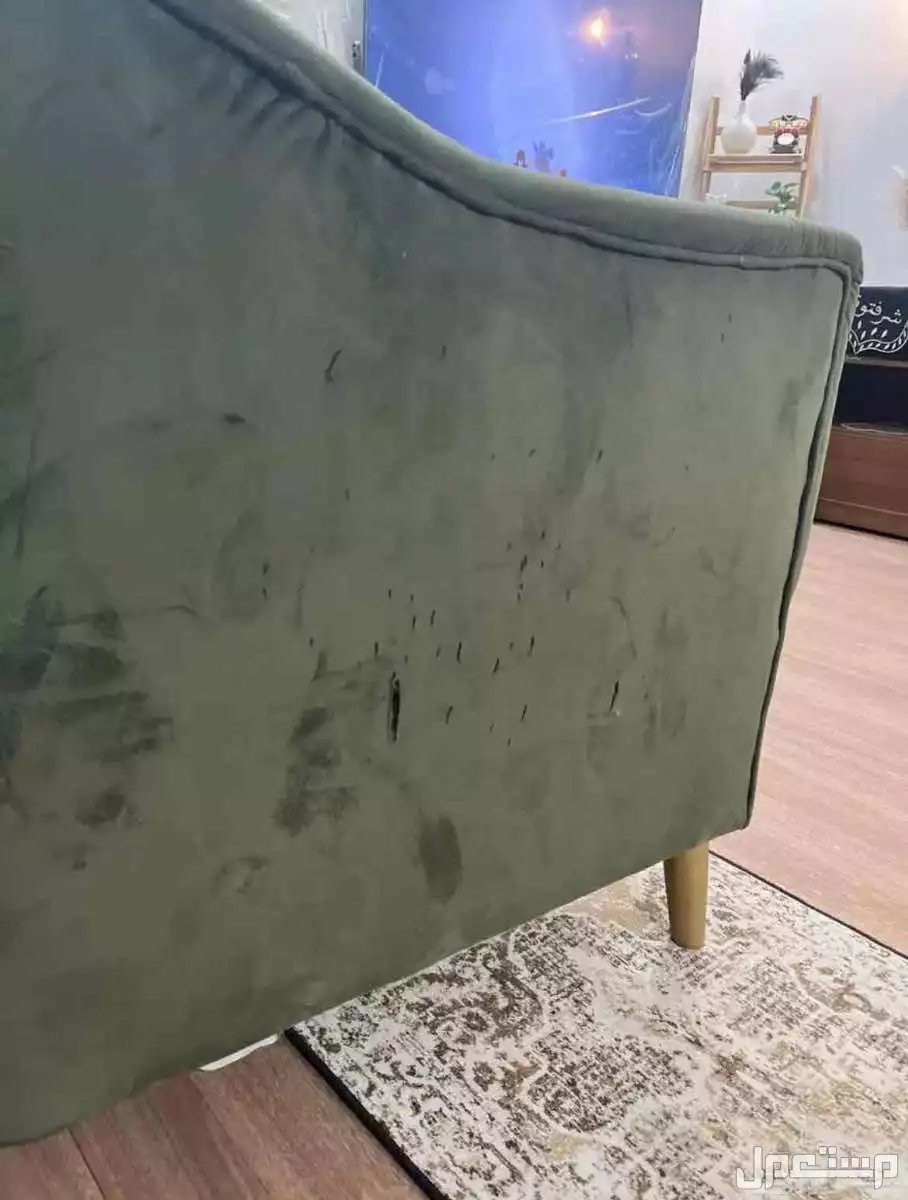 للبيع طقمين كنب نظيفه كل طقم 5 قطع