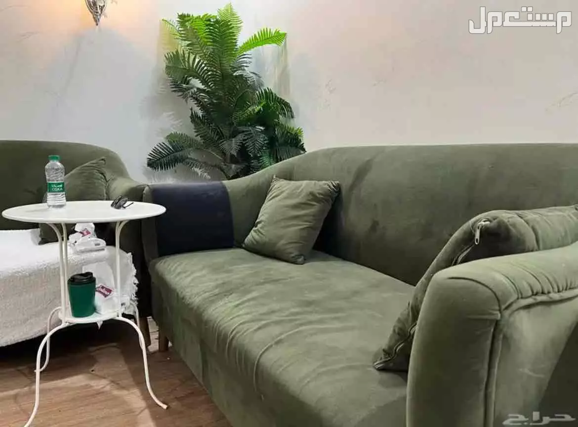 للبيع طقمين كنب نظيفه كل طقم 5 قطع