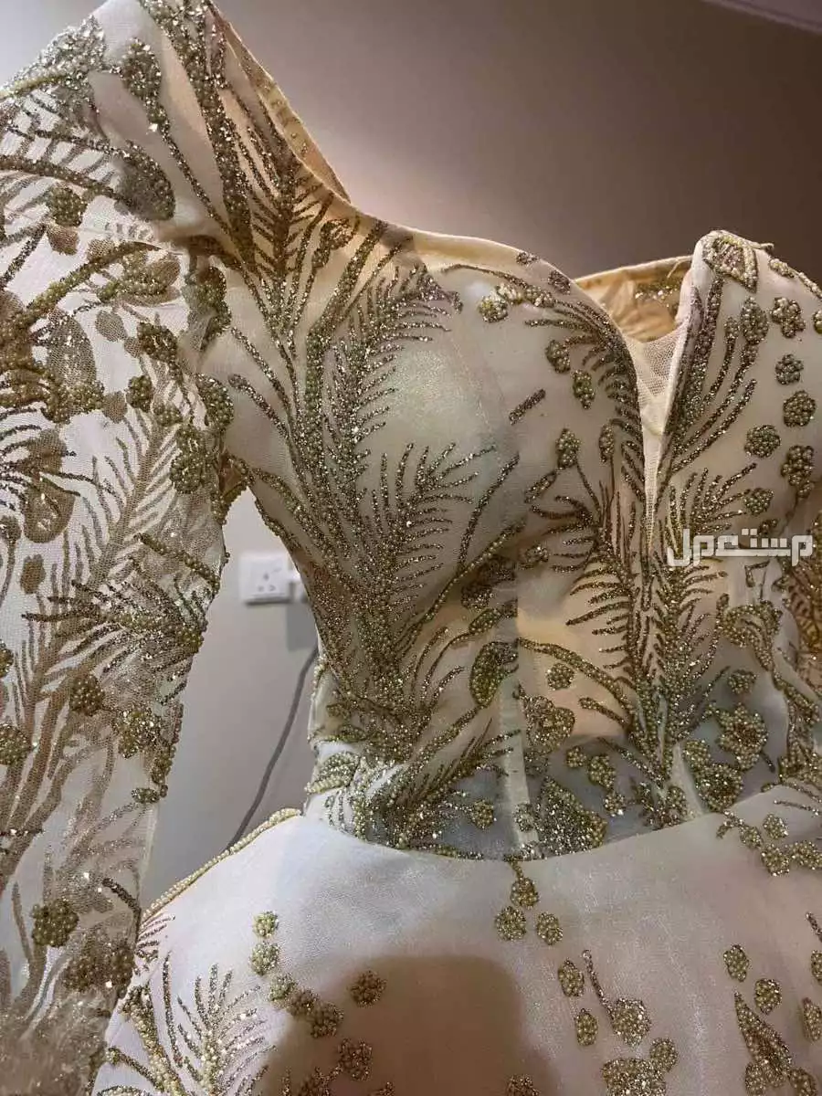 فستان خطوبه و عرس في الأحساء بسعر 3500 ريال سعودي
