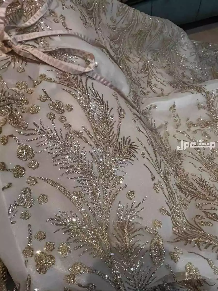 فستان خطوبه و عرس في الأحساء بسعر 3500 ريال سعودي