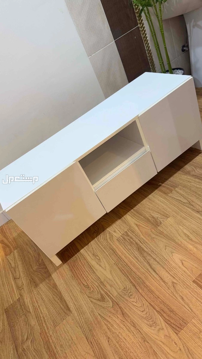 للبيع طاوله مقاس 120 لون ابيض مكة