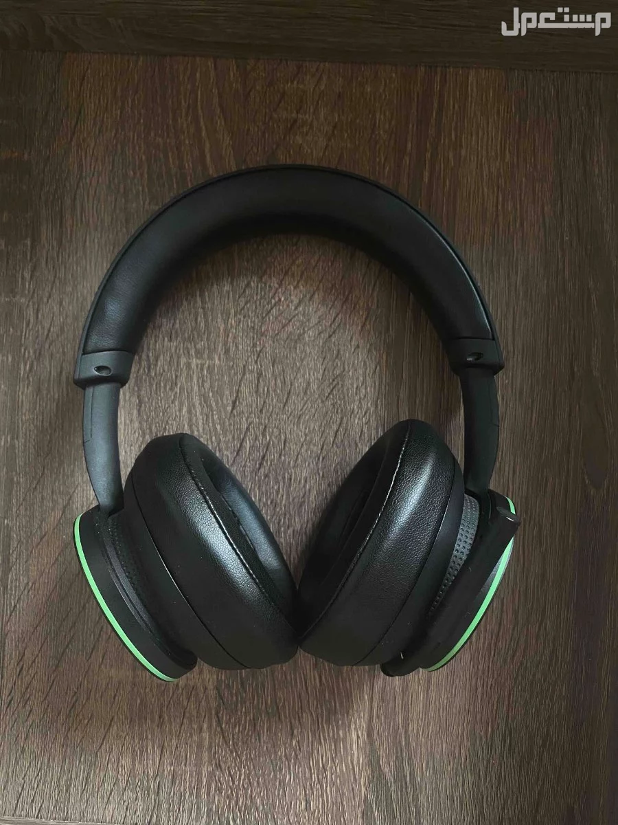 سماعة xbox لاسلكية مع يد xbox حمراء