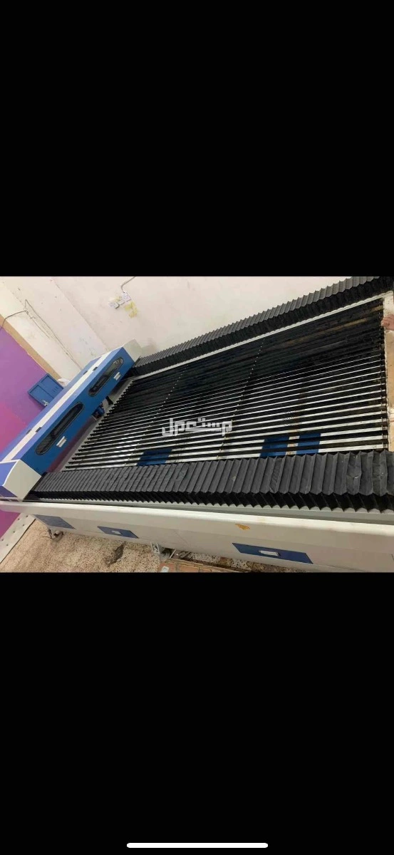 آلة للحفر والقص بالليزر ماكينة كبيرة قص اكريلك )