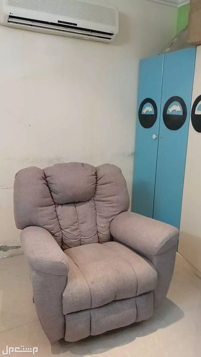 للبيع كنب استرخاء هزاز مع مسند يدوي