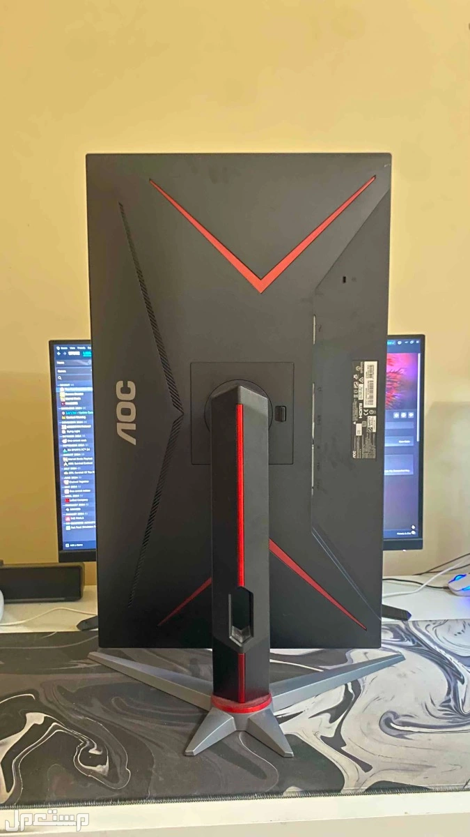 شاشة aoc 144hz 27 inch   IPS في ج في جدة بسعر 600 ريال سعودي يمديك تخلي الشاشه بالطول