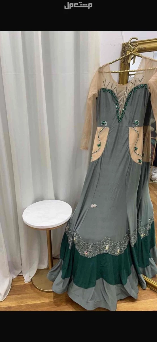 ثوب جديد استعمال زواجين فقط الطائف الحويه تكلفته 1800 بيعه اقل شي 350 ثوب جديد استعمال زواجين فقط