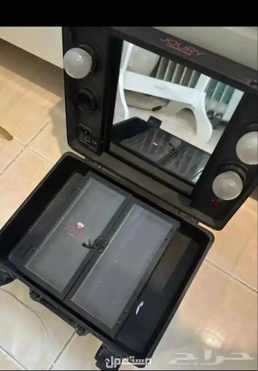 شنطه ميكب مستخدمه في الرياض بسعر 000 ريال سعودي