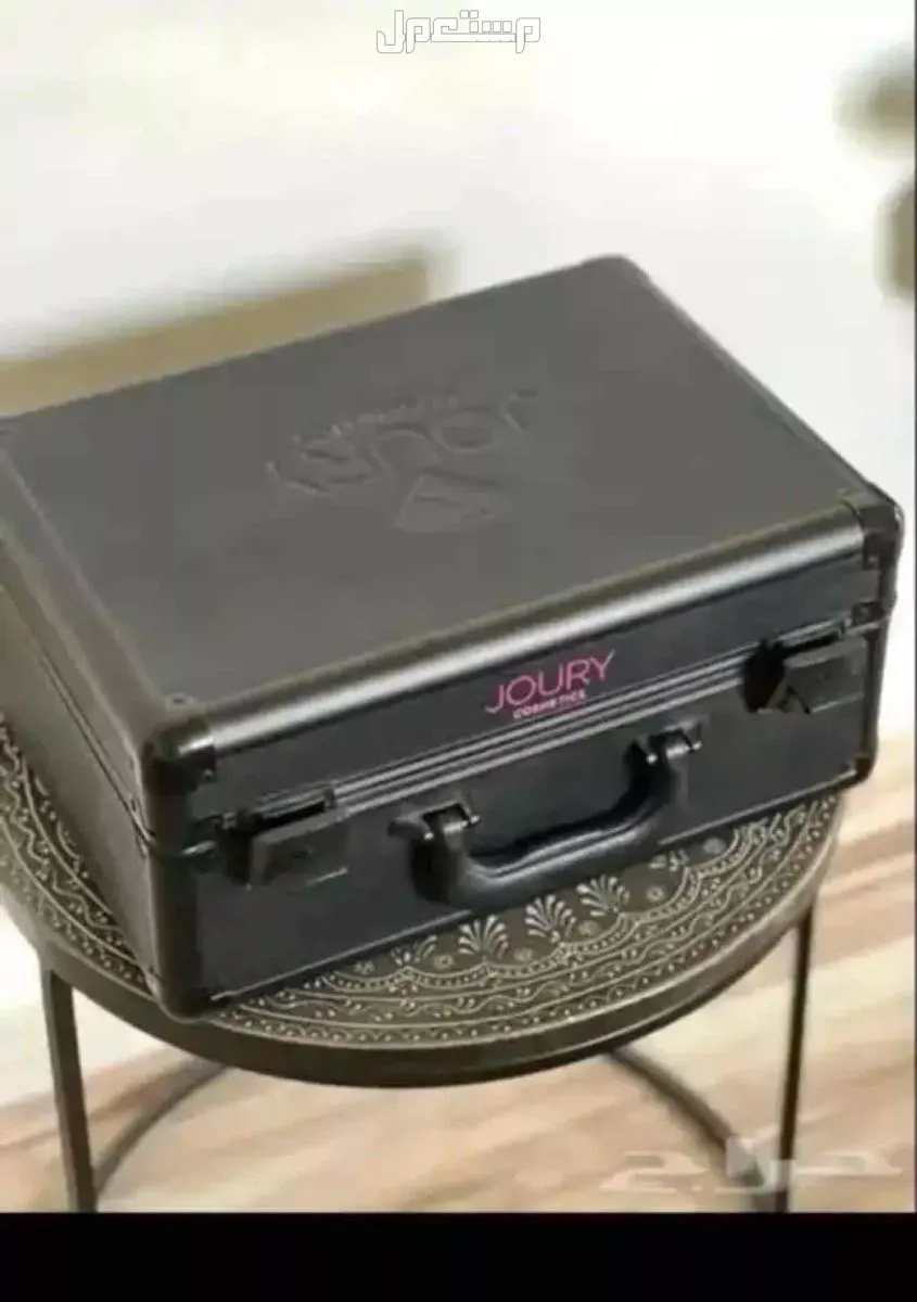 شنطه ميكب مستخدمه في الرياض بسعر 000 ريال سعودي