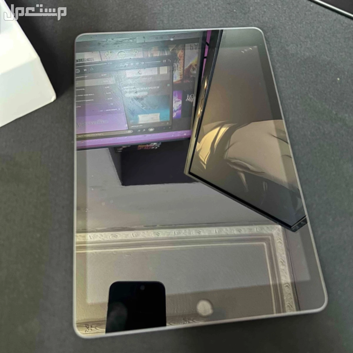 للبيع ايباد الجيل الثامن وقلم ابل الجيل الاول بسعر 750