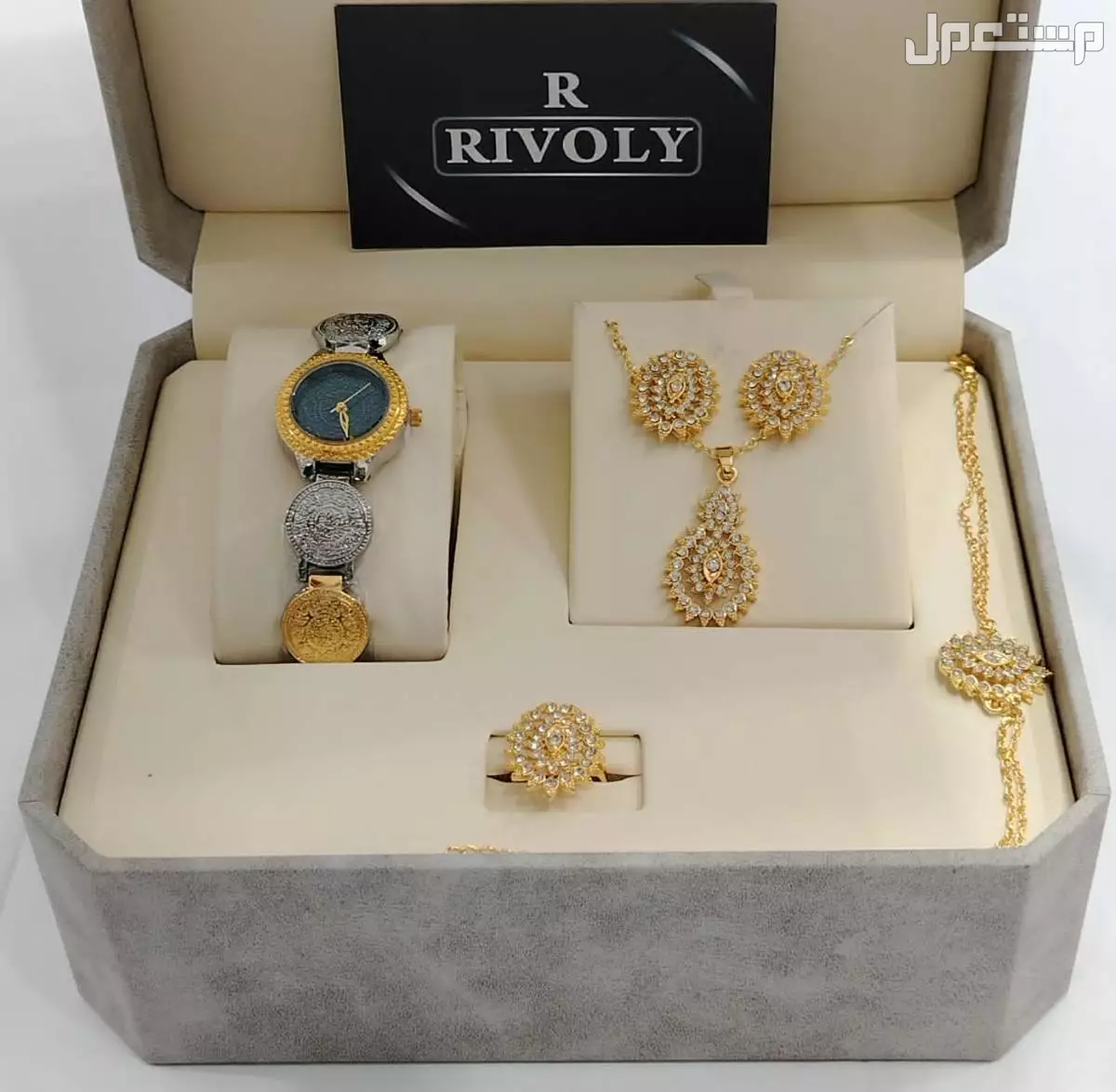 طقم ساعات نسائي درجه اولى  في الرياض بسعر 165 ريال سعودي لطلب وتساب
0567420275