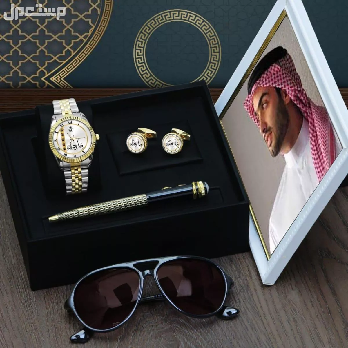 جديدنا للساعات   جديدنااا طقم رجالي  ⏬        فاخر _مميز    ⌚  *ساعة رجالية شبية رولكس تصميم الاسم حسب الطلب*     ✨ تتميز الساعة بضمان سنة ماء.مكينة.بطارية.اي خلل فني ✨ *كبك رجالي تصميم