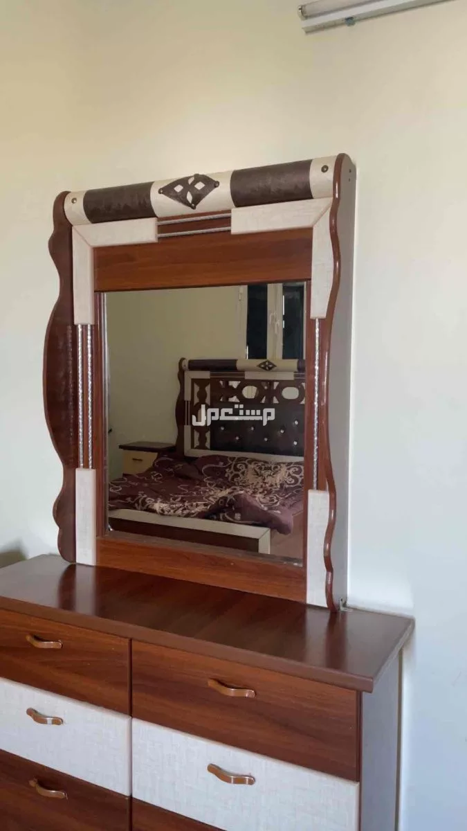 غرفة نوم للبيع استعمال نظيف ب2000﷼ الموقع صامطه حق الجاضع عند حديقة الجاضع  في صامطة بسعر ألفين ريال سعودي