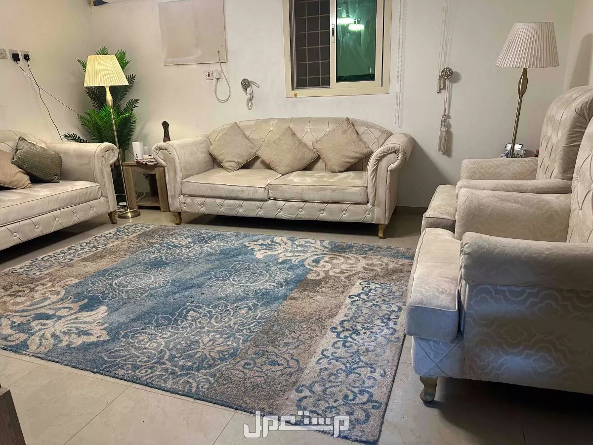 للبيع طقم كنب  في الدمام بسعر 1500