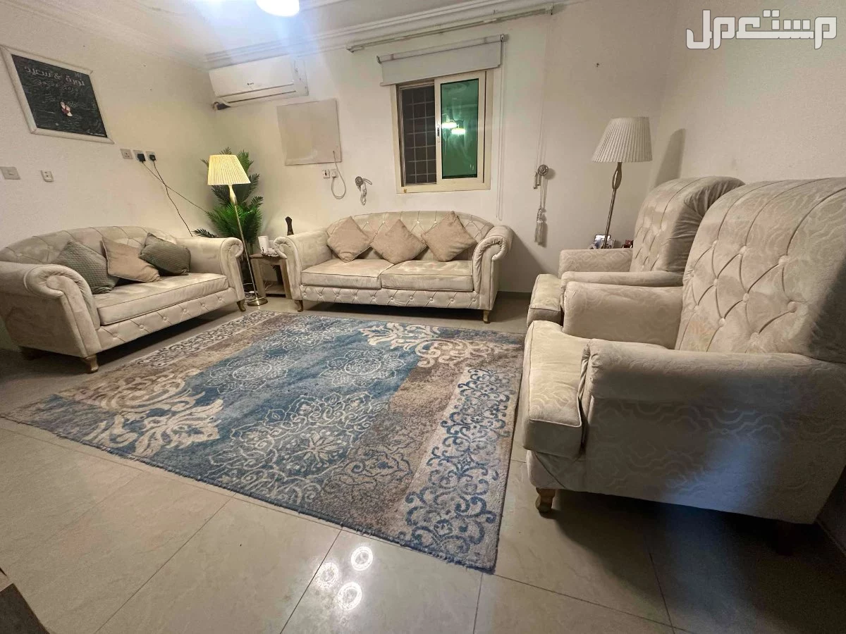 للبيع طقم كنب  في الدمام بسعر 1500