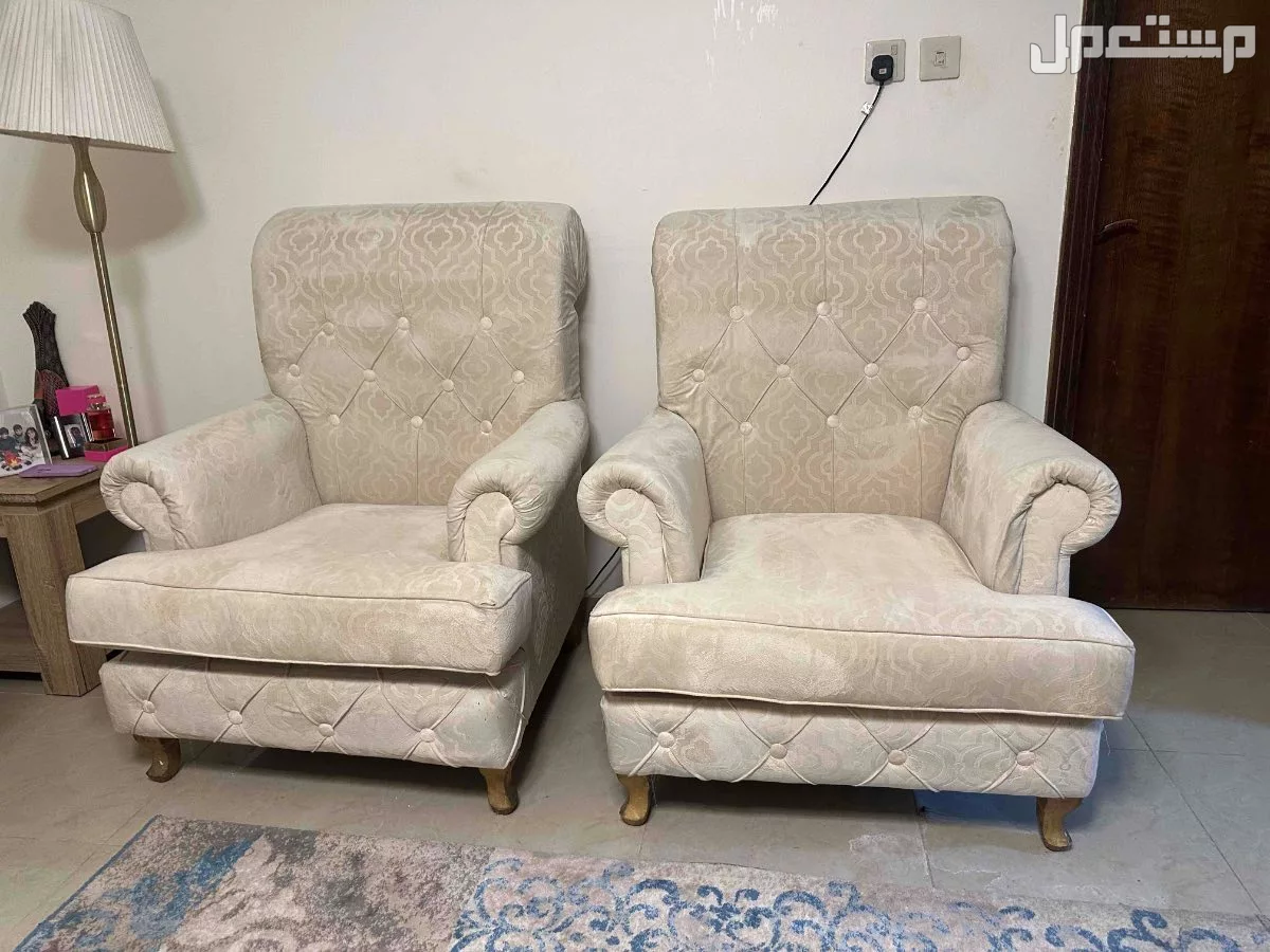 للبيع طقم كنب  في الدمام بسعر 1500