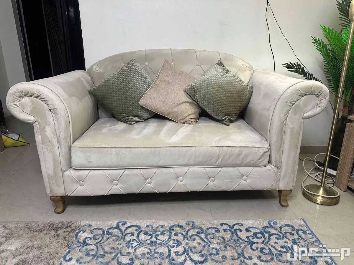 للبيع طقم كنب  في الدمام بسعر 1500