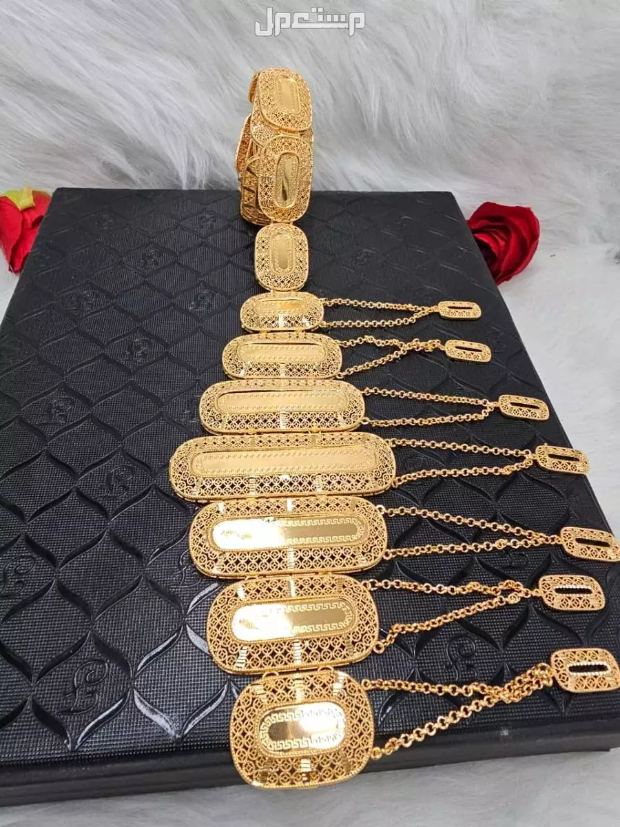 جديدنا وصل  احزمه بديل الذهب بطول متر يتصغر ويتكبر ع حسب الحجم المطلوب *ضمان لون* *سعر الحزام 170﷼   يوجد توصيل فوري داخل المملكه في الرياض
