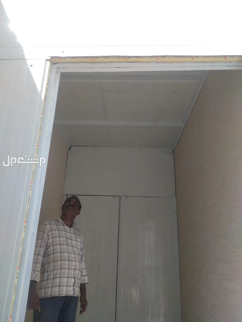 حداد مظلات  في الرياض مجاناً للمحتاج مستودع ساندويتش