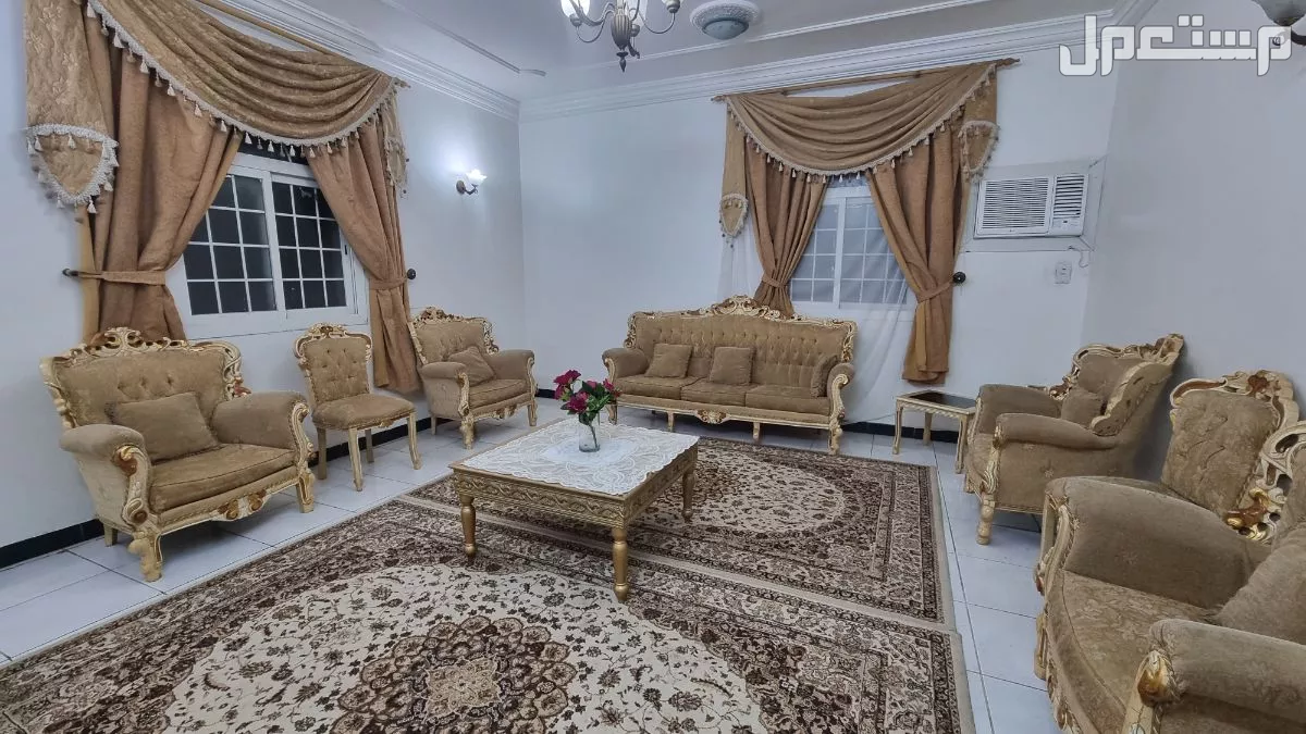 كنب مستعمل في جدة بسعر 1500 ريال سعودي