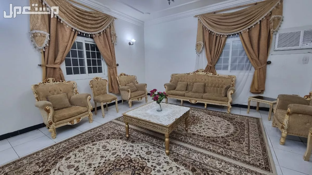 كنب مستعمل في جدة بسعر 1500 ريال سعودي