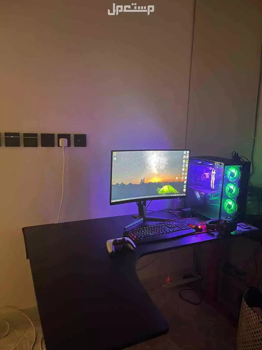 PC للبيع بكامل ملحقاته  ماركة أخرى في الرياض