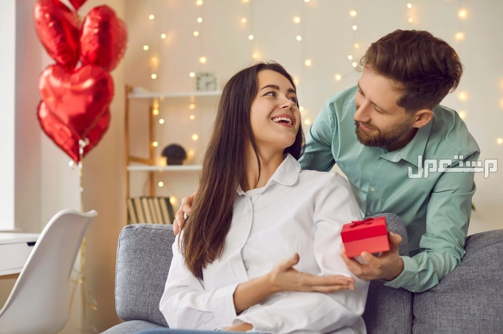 صور وعبارات ورسائل تهنئة عيد الحب 2025 باللغة العربية والإنجليزية أجمل عبارات ورسائل تهنئة عيد الحب 2025