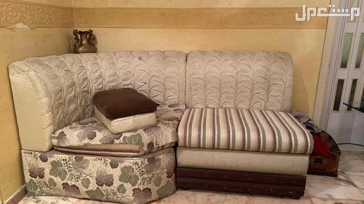 جده كنب بني وبيج فيً حاله جيده جذا