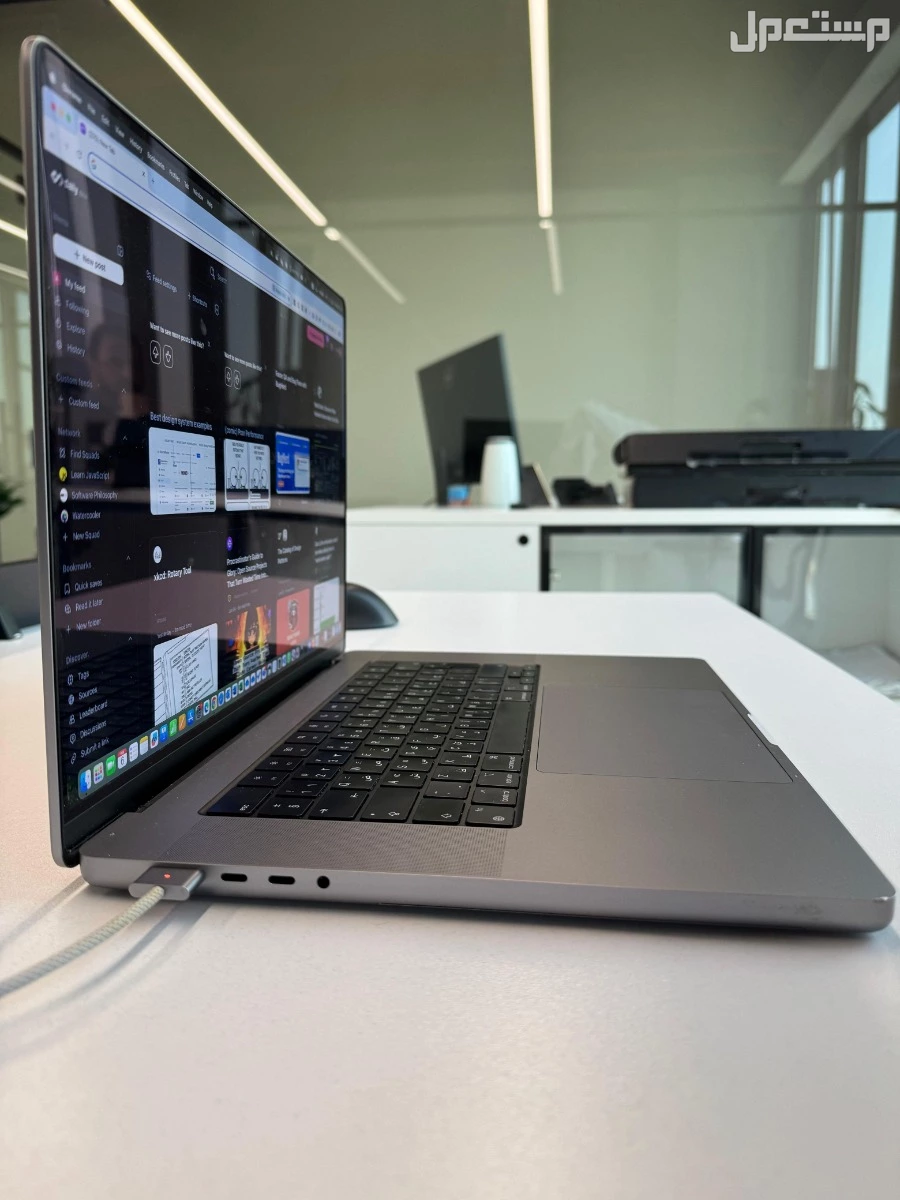 MacBook Pro M2 16 inch 2023-1TB 16GB RAM باقي على الضمان 8 شهور
