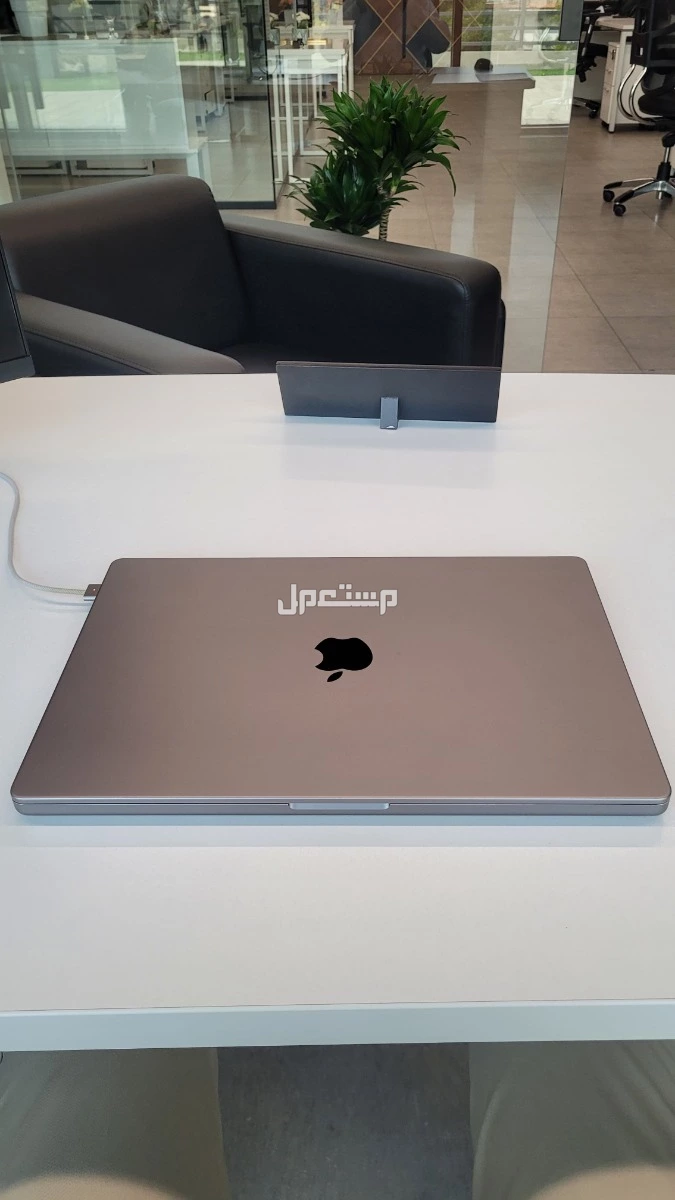 MacBook Pro M2 16 inch 2023-1TB 16GB RAM باقي على الضمان 8 شهور
