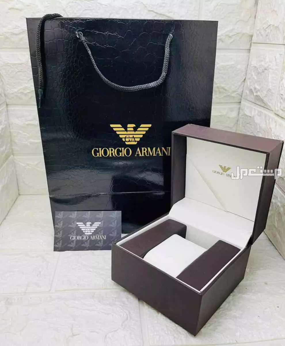 ساعات ارمني نسائي  درجه اولى               حركة الساعه بطاريه                 متوفره العلبه والكيس              جده