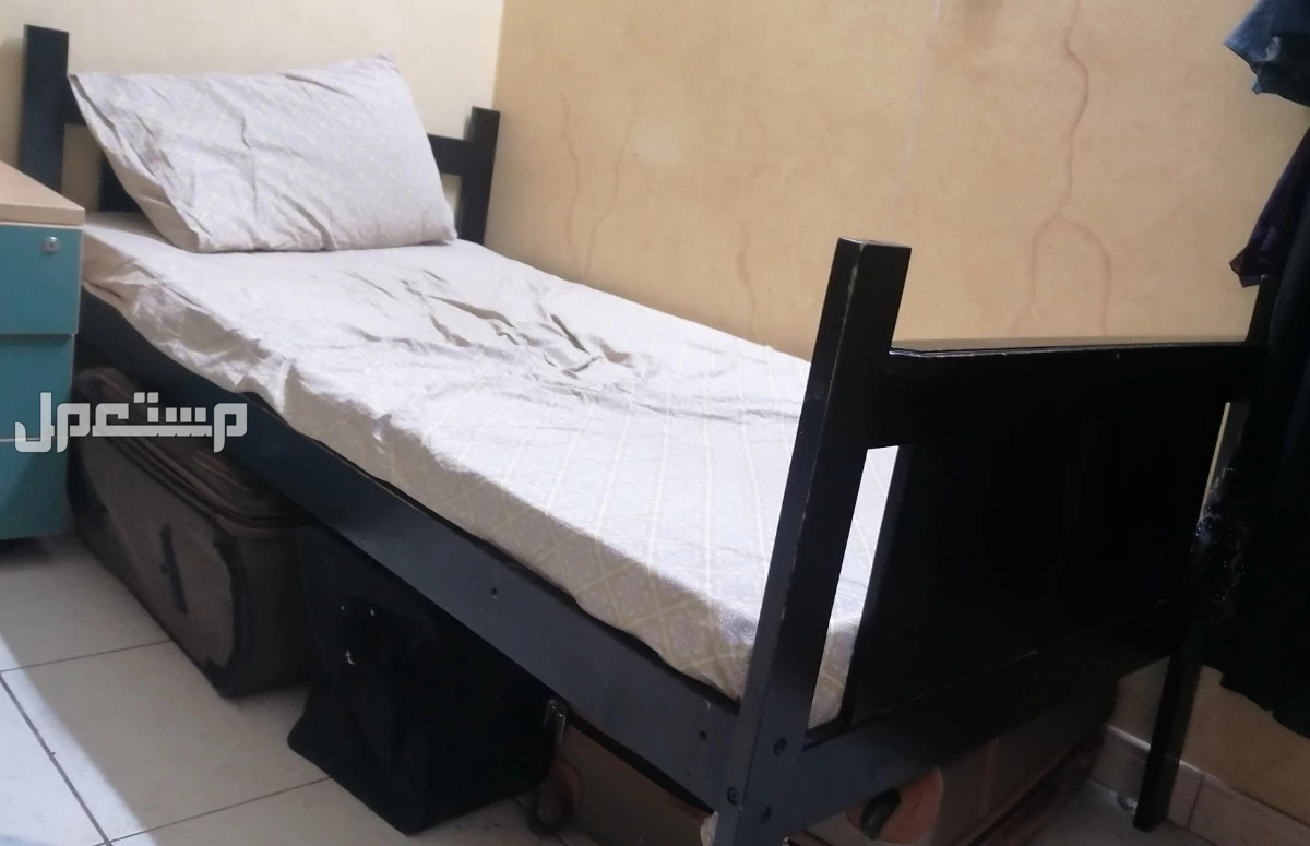 Selling furniture all in 300 riyal