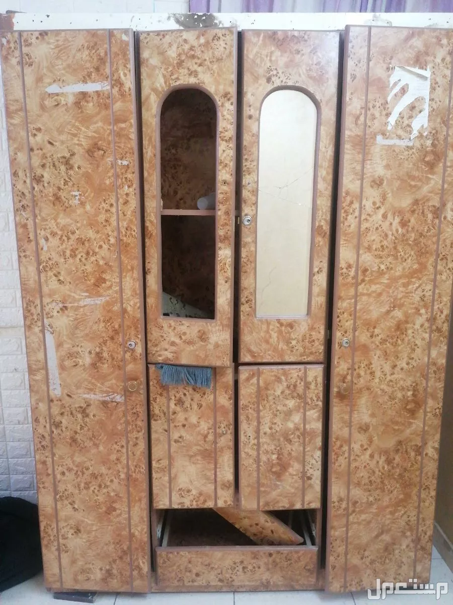 Selling furniture all in 300 riyal