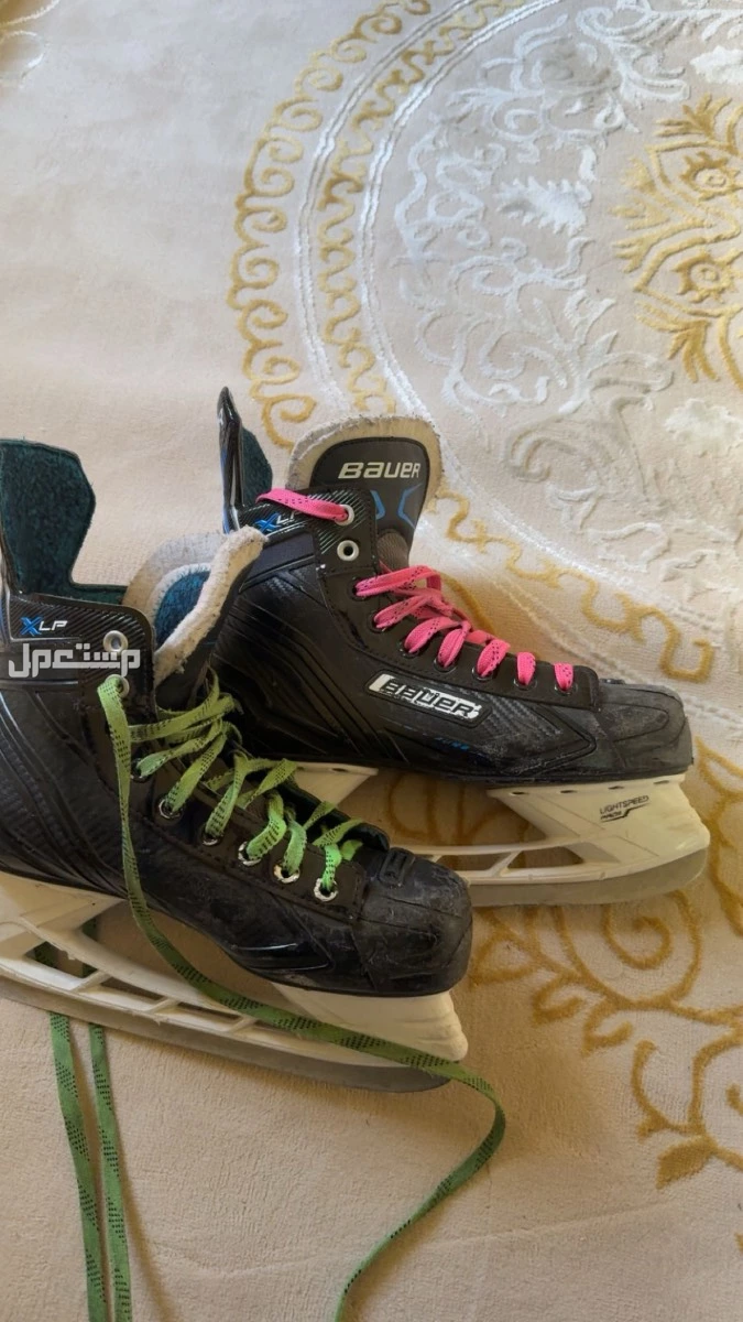 سكيت هوكي  مستعمل ثلاث اشهر سايز 42 رقم التواصل 0529604445