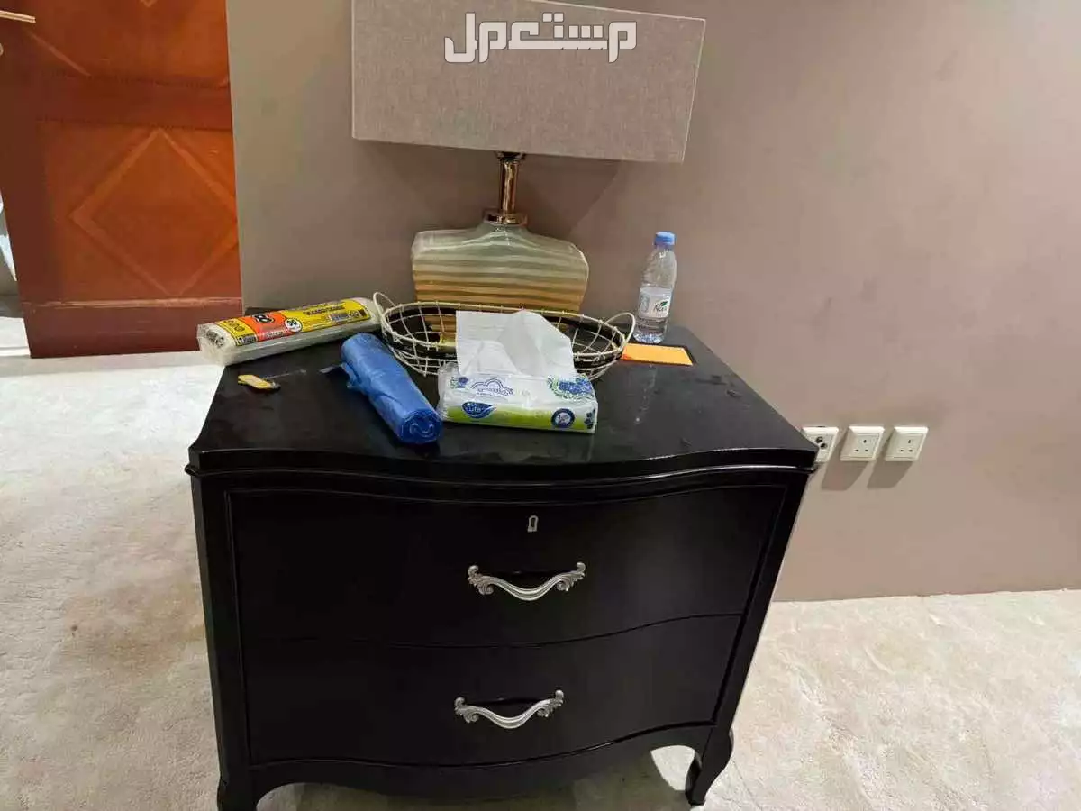 غرفة نوم  للبيع في منطقة الرياض والسعر بقيمة 2000 ريال  في الرياض بسعر ألفين ريال سعودي