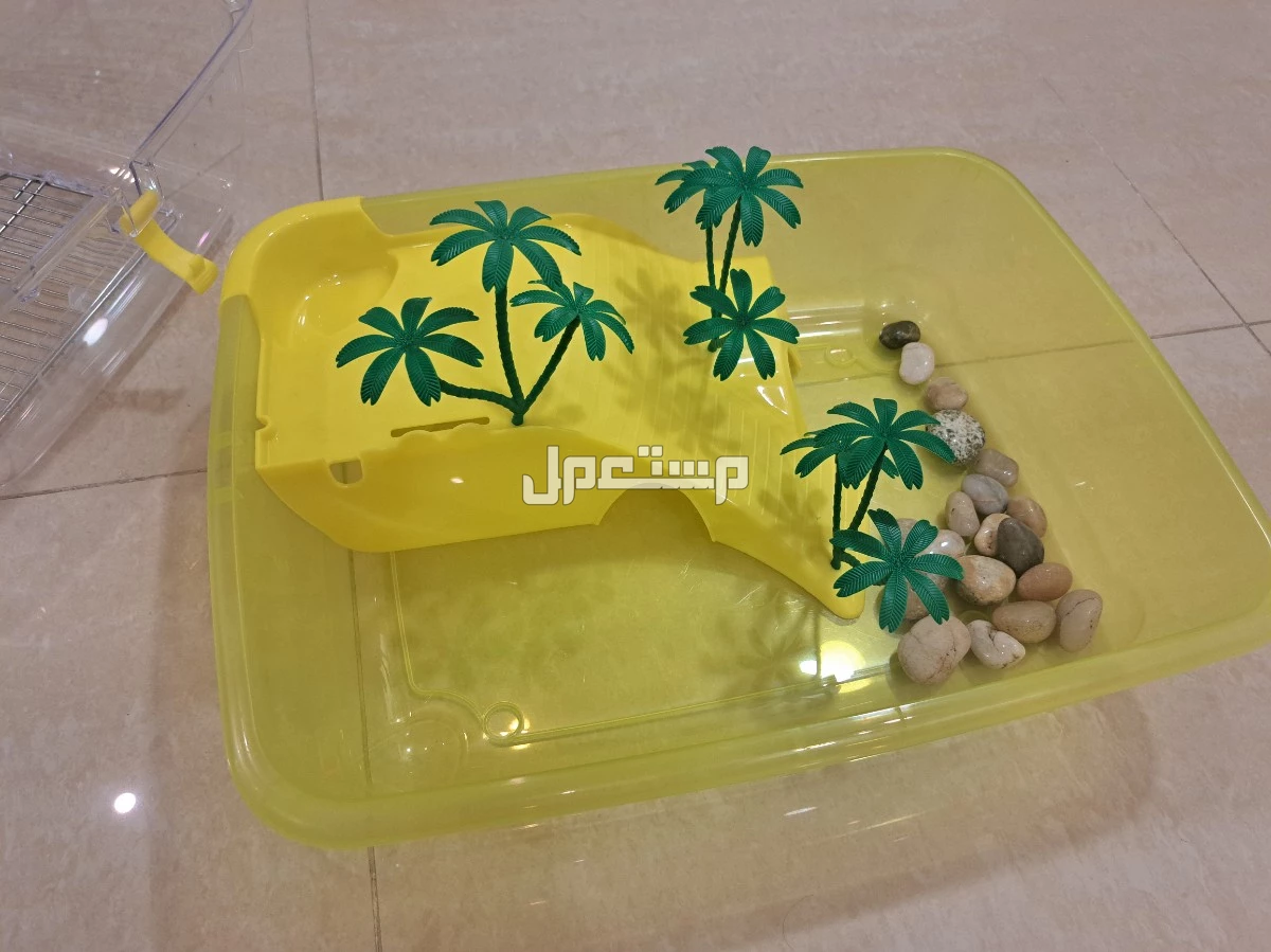 للبيع قفص سلاحف نظيف مستعمل يومين
