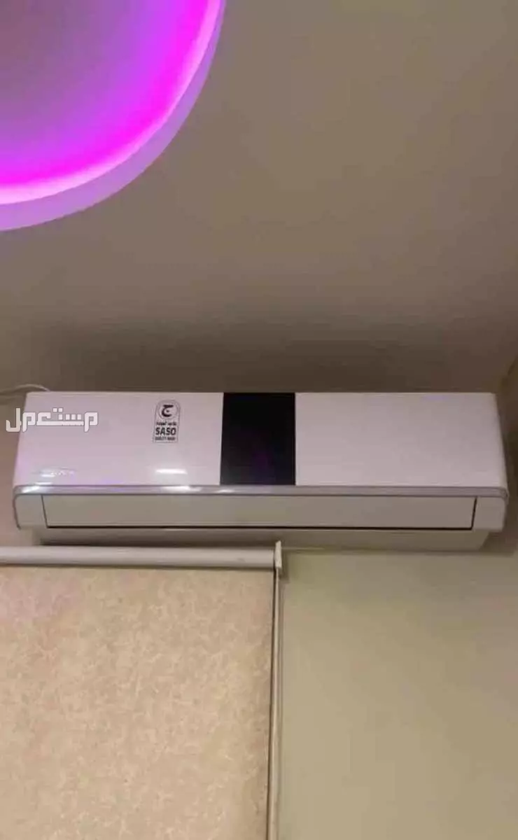 شاشة سمارت 58 بوصه حاله جديده ومكيف شبهه جديد اسبلت في ابها بسعر 1600 ريال سعودي