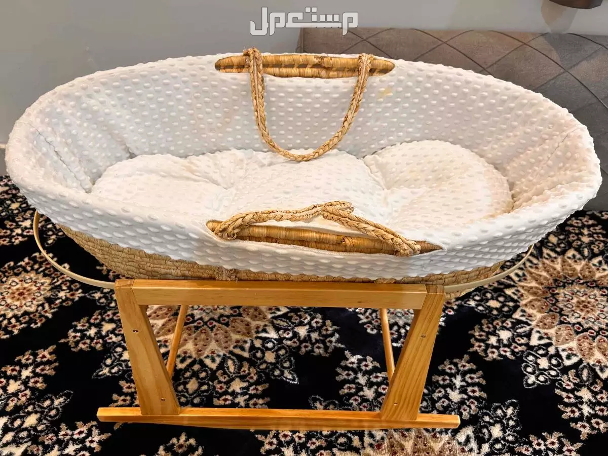 سرير رضع هزاز شريته 300 ابغى فيه 150 سبب البيع عدم الحاجه له  كرسي طعام اطفال 150 قابل لتفاوض التواصل وتساب 0531298624 الموقع الخرج